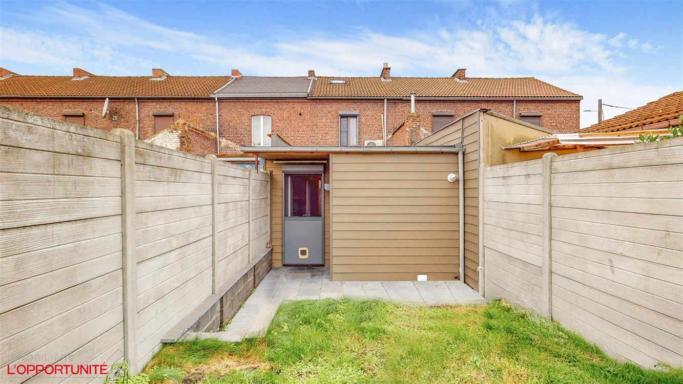 Magnifique maison renovée trois chambres, elec conforme 2042, terrasse et jardinet.
