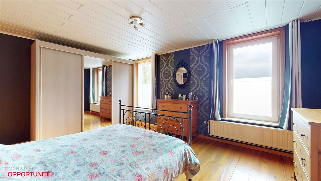 Splendide maison 3 chambres, 3 façades, passage latéral privatif, grenier, belle terrasse et magnifique jardin SUD.