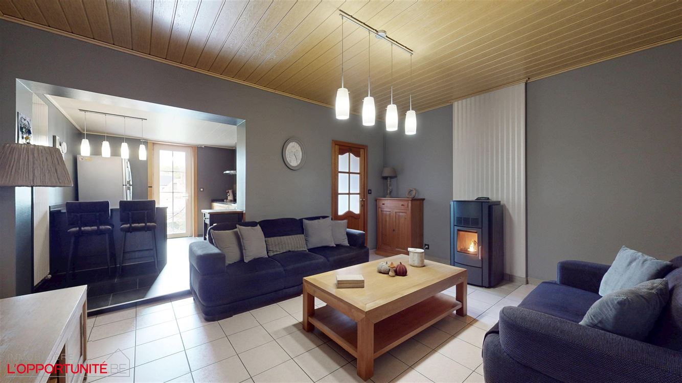 Splendide maison 3 chambres, 3 façades, passage latéral privatif, grenier, belle terrasse et magnifique jardin SUD.