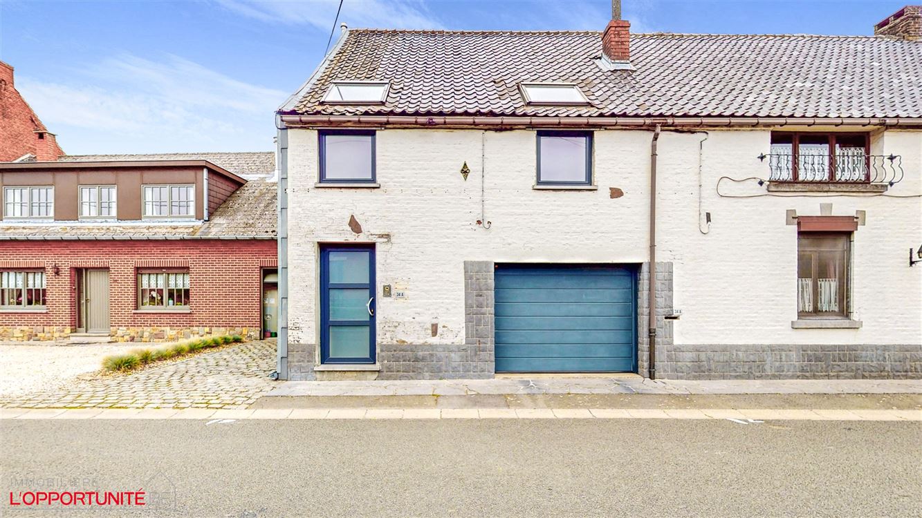 Magnifique maison bel étage, deux chambres, terrasse et garage.
