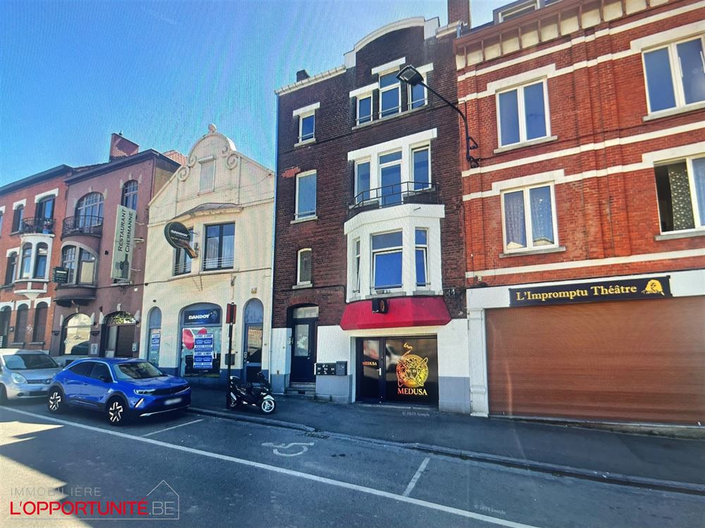 Commerce avec possibilité de transformer en appartement (sous réserve de permis)