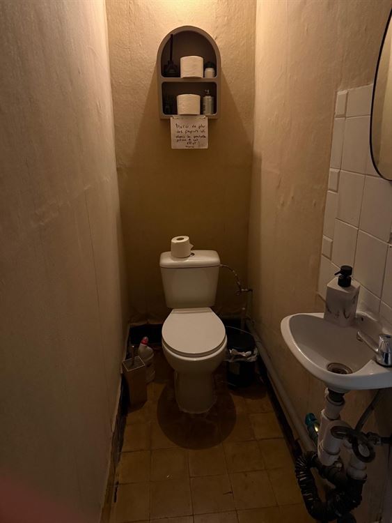 Commerce avec possibilité de transformer en appartement (sous réserve de permis)