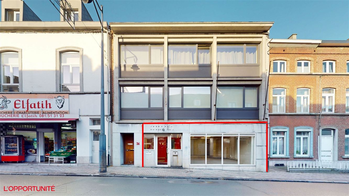 Rez- de- chaussée commercial et appartement
