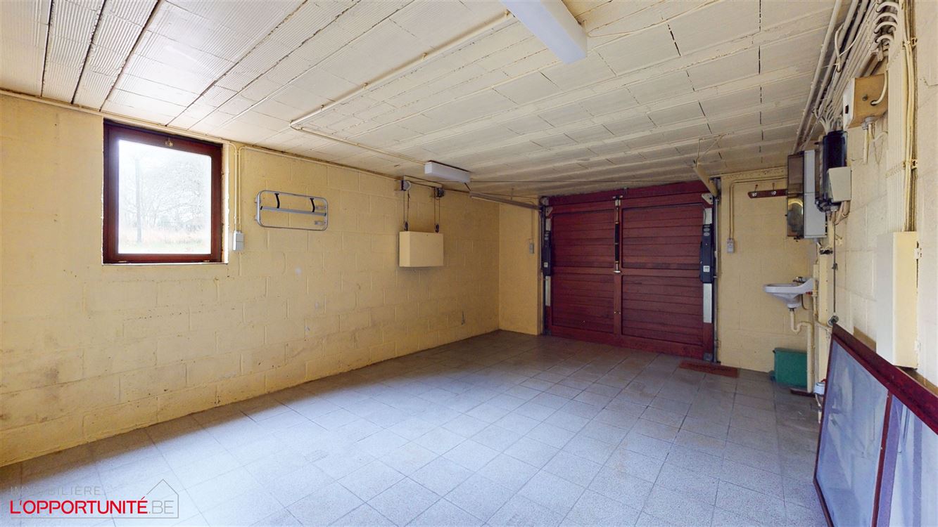 Magnifique villa d'architecte 1980, quatre chambres, garage, caves et terrain de 50 ares.