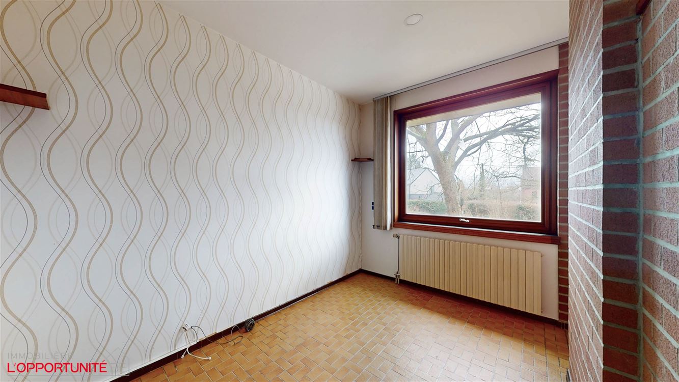 Magnifique villa d'architecte 1980, quatre chambres, garage, caves et terrain de 50 ares.