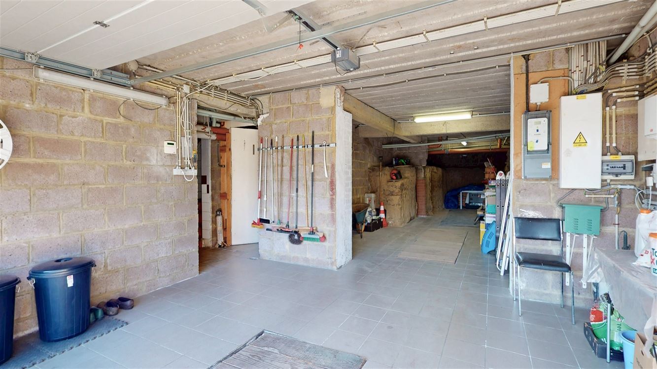 Magnifique villa 5 chambres, 22 panneaux, garage, jardin SUD, espace pro.