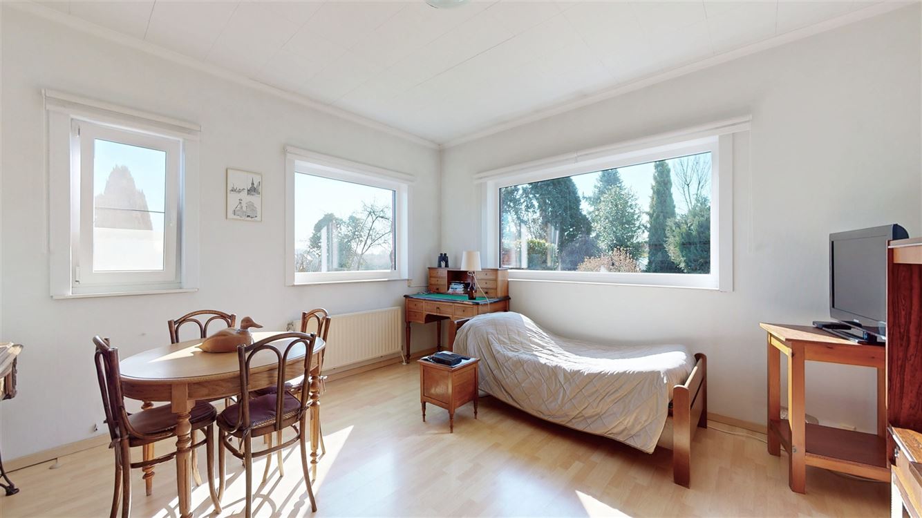 Magnifique villa 5 chambres, 22 panneaux, garage, jardin SUD, espace pro.