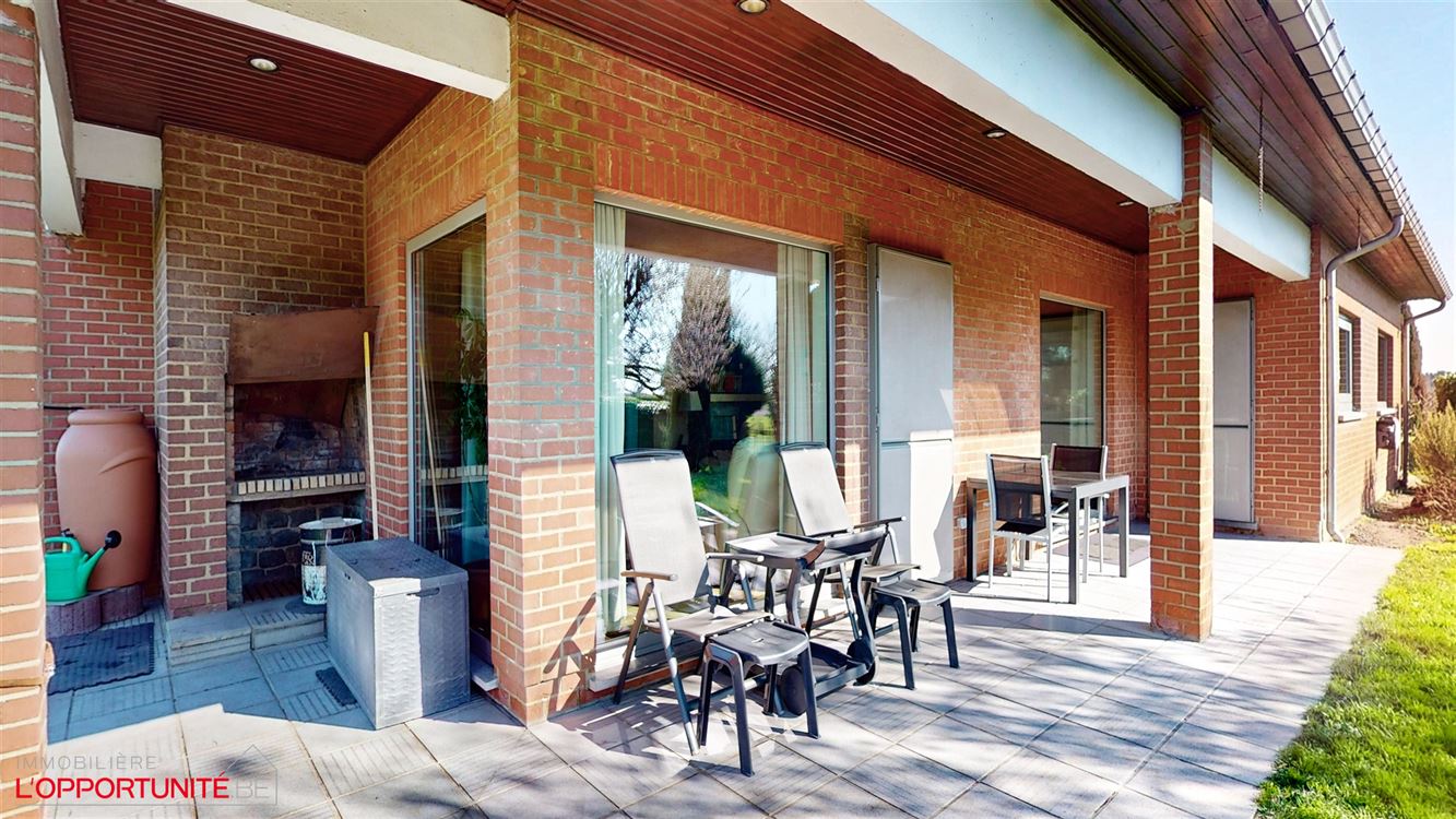 Magnifique villa 5 chambres, 22 panneaux, garage, jardin SUD, espace pro.