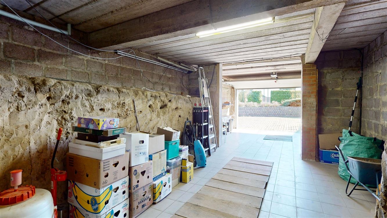 Magnifique villa 5 chambres, 22 panneaux, garage, jardin SUD, espace pro.