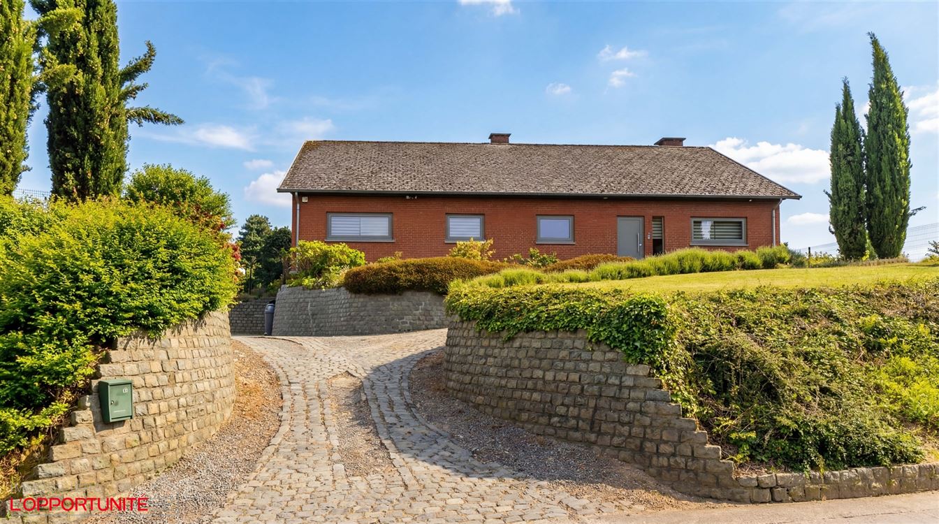 Magnifique villa 5 chambres, 22 panneaux, garage, jardin SUD, espace pro.