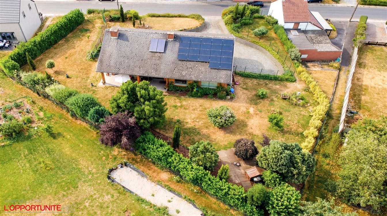 Magnifique villa 5 chambres, 22 panneaux, garage, jardin SUD, espace pro.