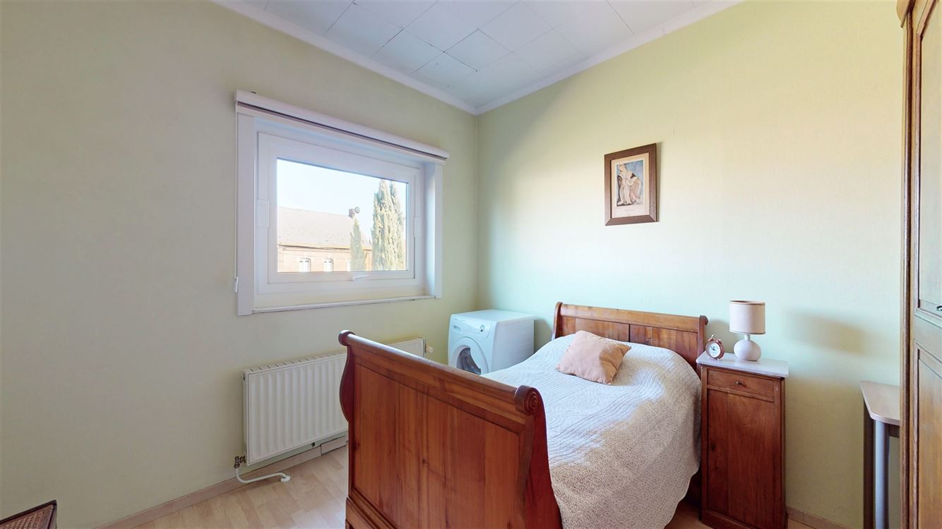 Magnifique villa 5 chambres, 22 panneaux, garage, jardin SUD, espace pro.