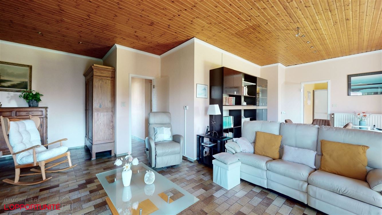 Magnifique villa 5 chambres, 22 panneaux, garage, jardin SUD, espace pro.