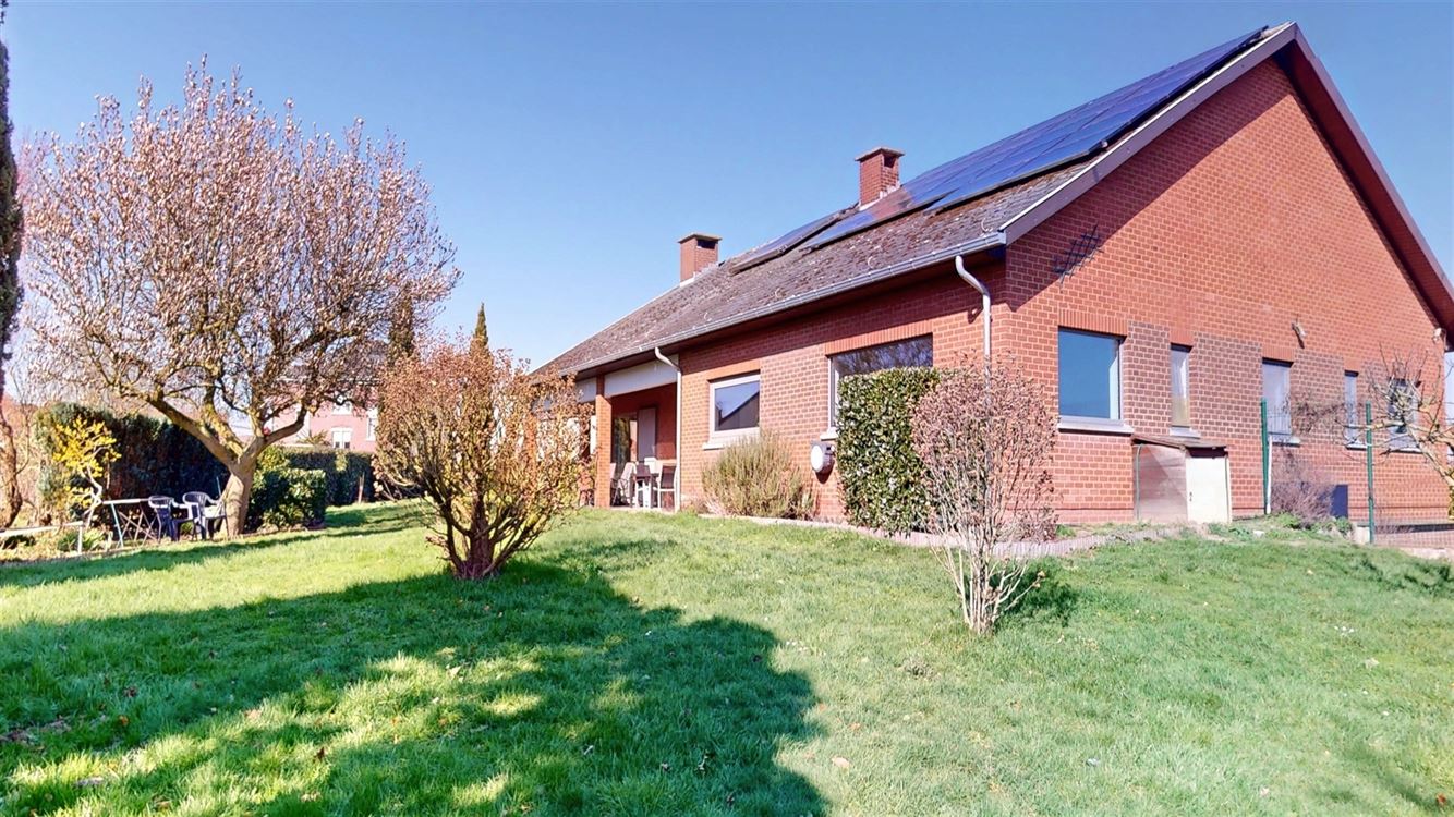 Magnifique villa 5 chambres, 22 panneaux, garage, jardin SUD, espace pro.