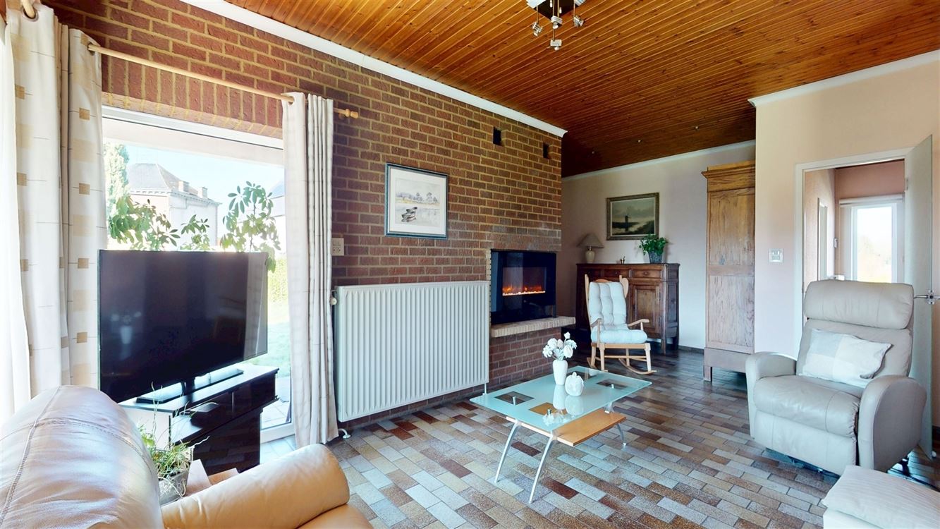Magnifique villa 5 chambres, 22 panneaux, garage, jardin SUD, espace pro.