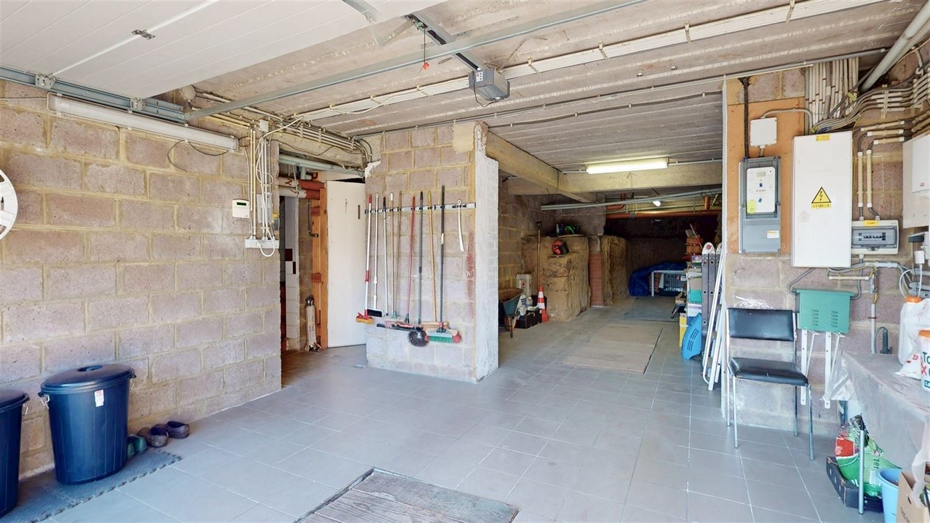 Magnifique villa 5 chambres, 22 panneaux, garage, jardin SUD, espace pro.