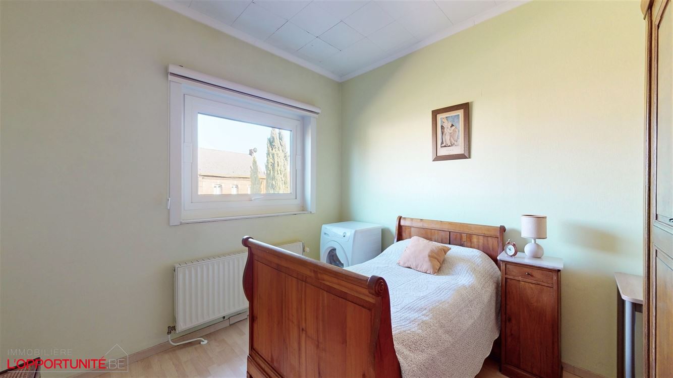 Magnifique villa 5 chambres, 22 panneaux, garage, jardin SUD, espace pro.