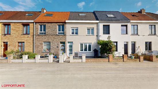 Splendide maison renovée, 4 chambres, terrasse et jardinet.