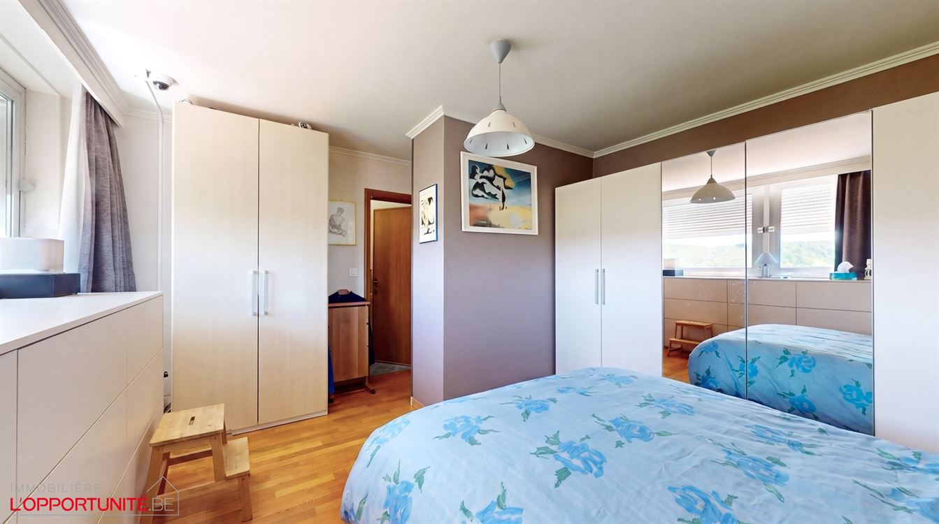 Propriété exceptionnelle sur 35 ares de terrain, 4 chambres, garages et carport.