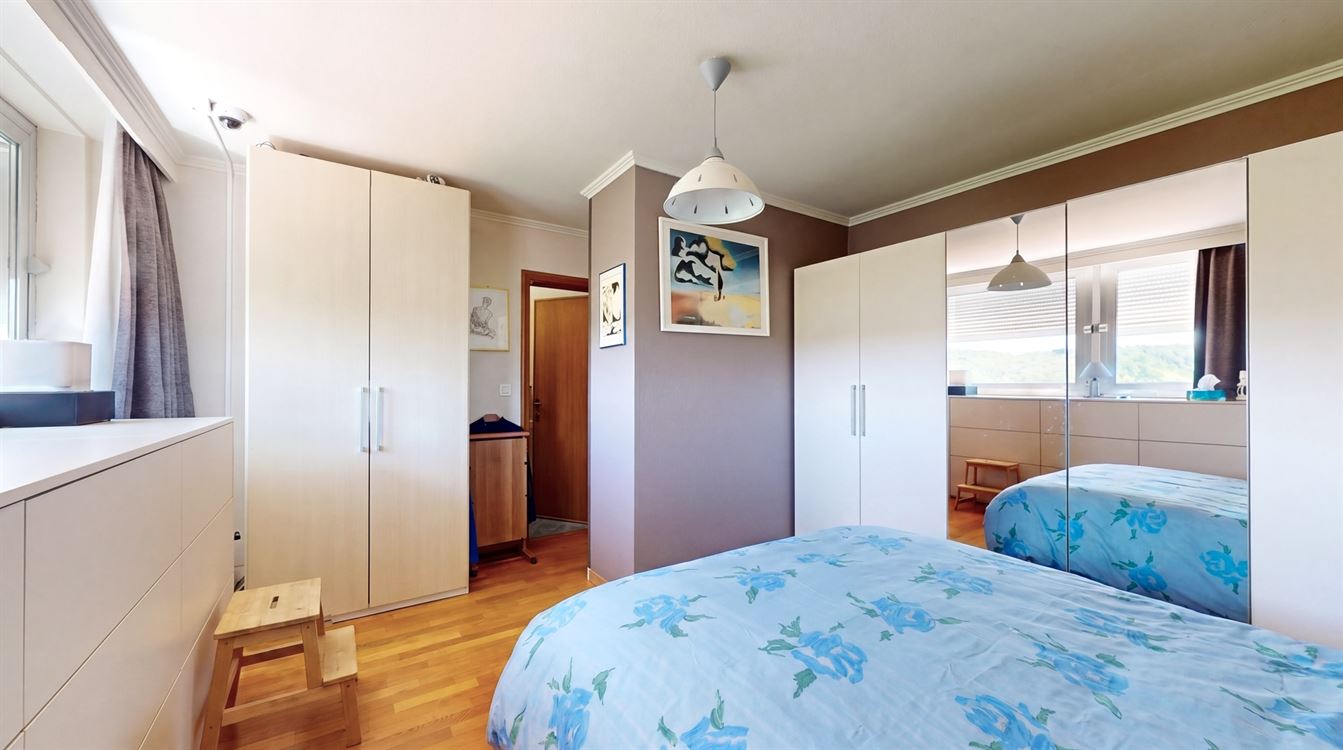 Propriété exceptionnelle sur 35 ares de terrain, 4 chambres, garages et carport.