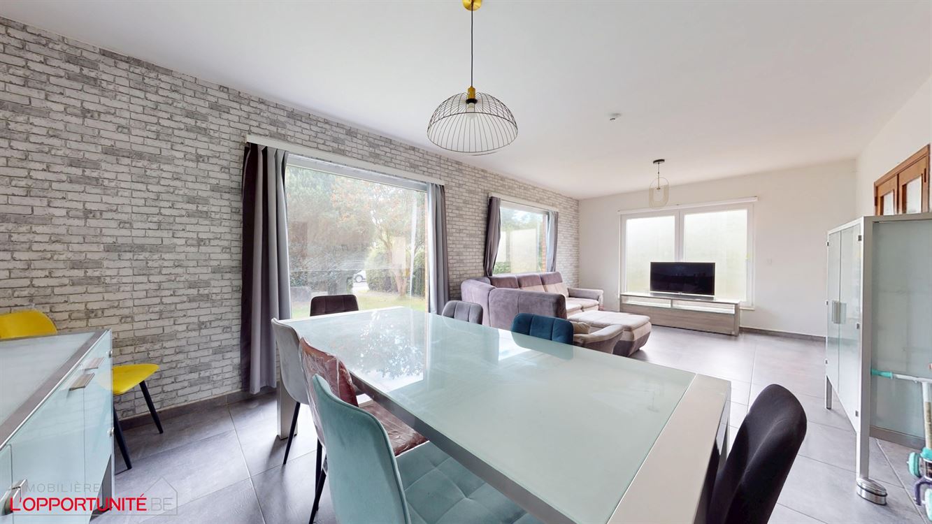 Rare plain pied 5 chambres, magnifique quartier résidentiel, garage et terrain de +/- 10 ares.