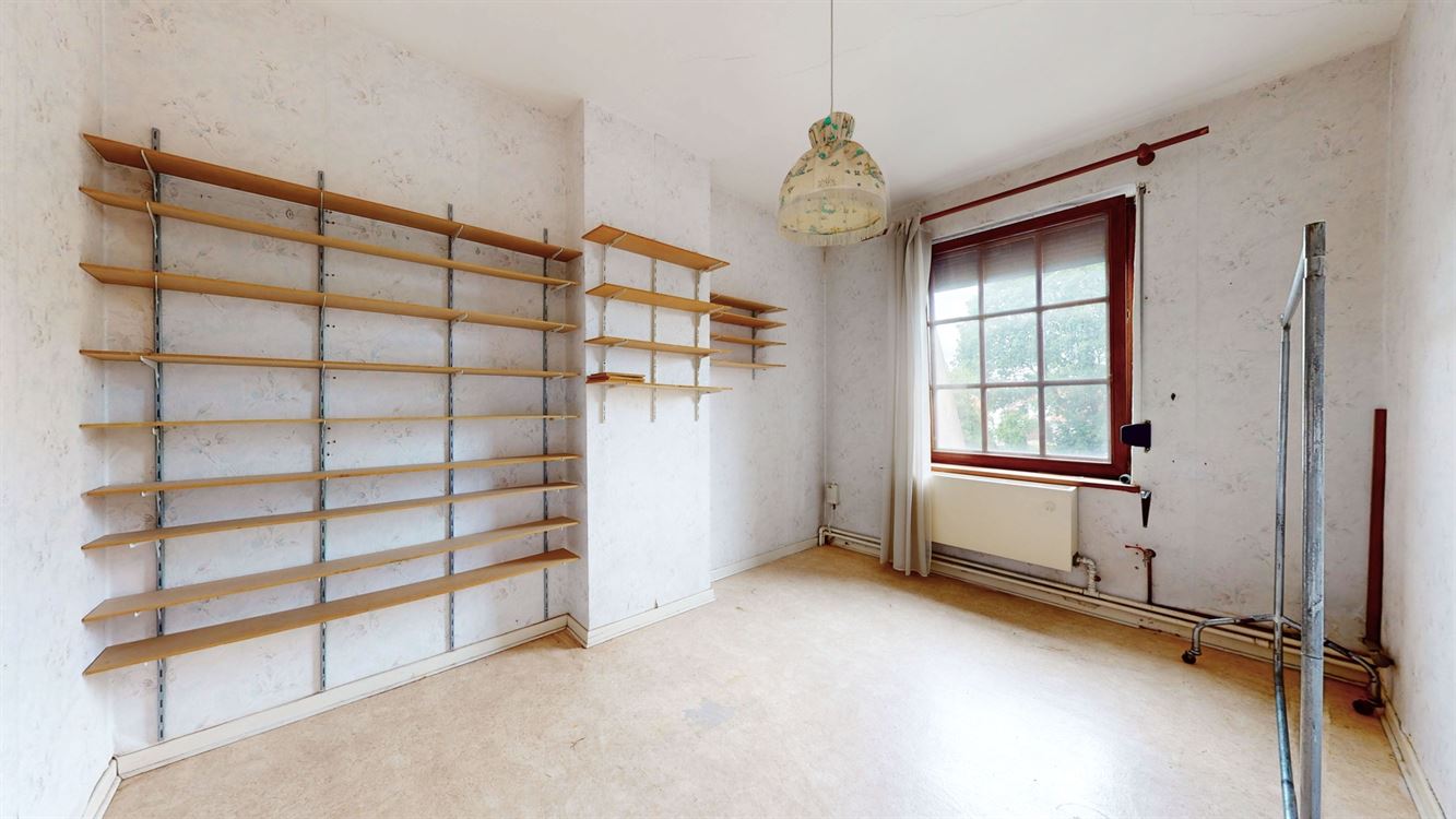Belle maison 4 chambres, bureau et beau jardin.