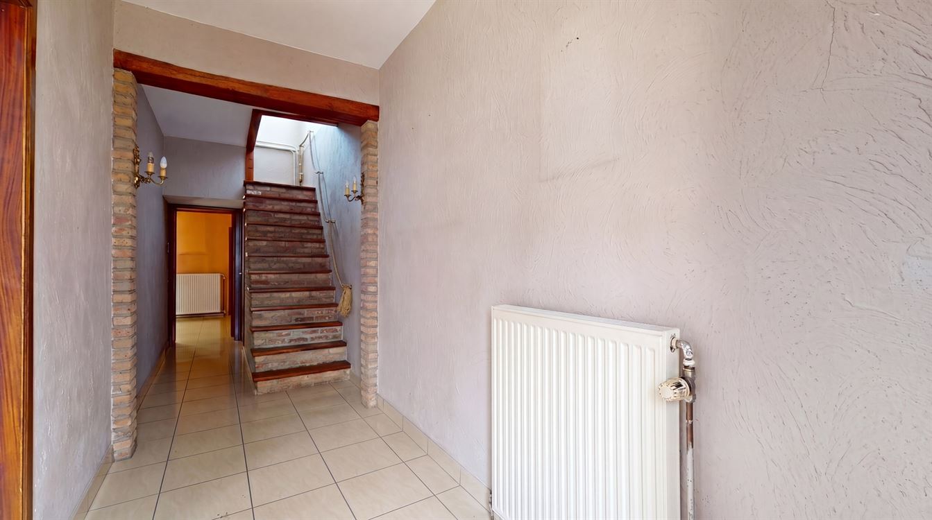 Belle maison 4 chambres, bureau et beau jardin.
