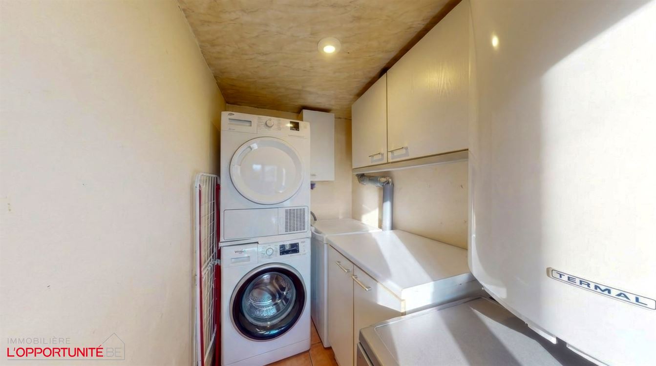 Belle maison 4 chambres, elec conforme, jardin et garage avec accès arrière.