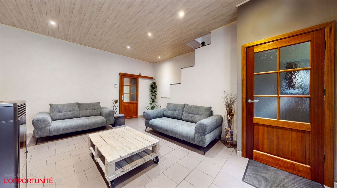 Belle maison 4 chambres, elec conforme, jardin et garage avec accès arrière.