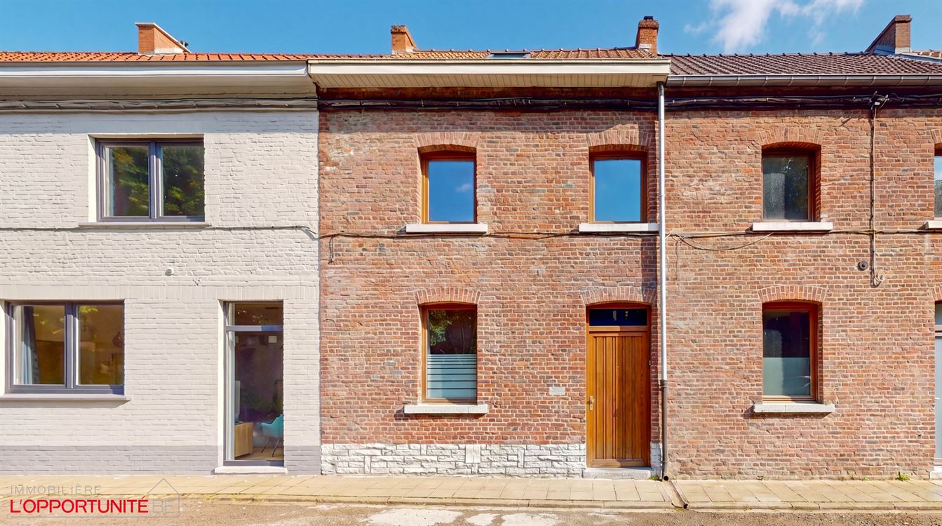 Belle maison 4 chambres, elec conforme, jardin et garage avec accès arrière.