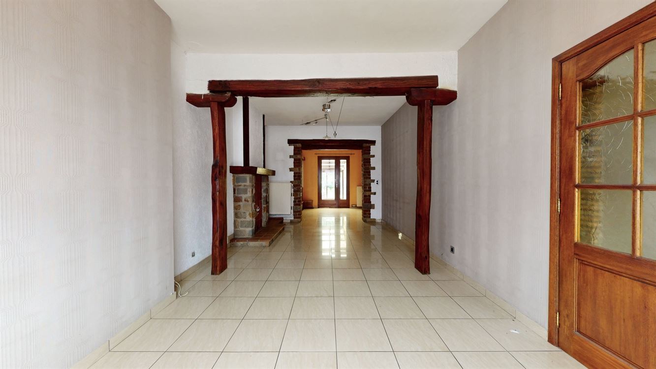 Belle maison 4 chambres, bureau et beau jardin.