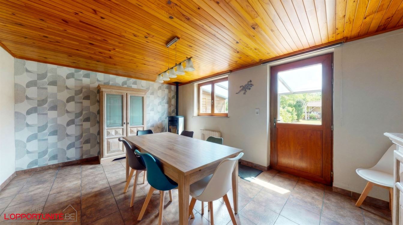 Belle maison 4 chambres, elec conforme, jardin et garage avec accès arrière.