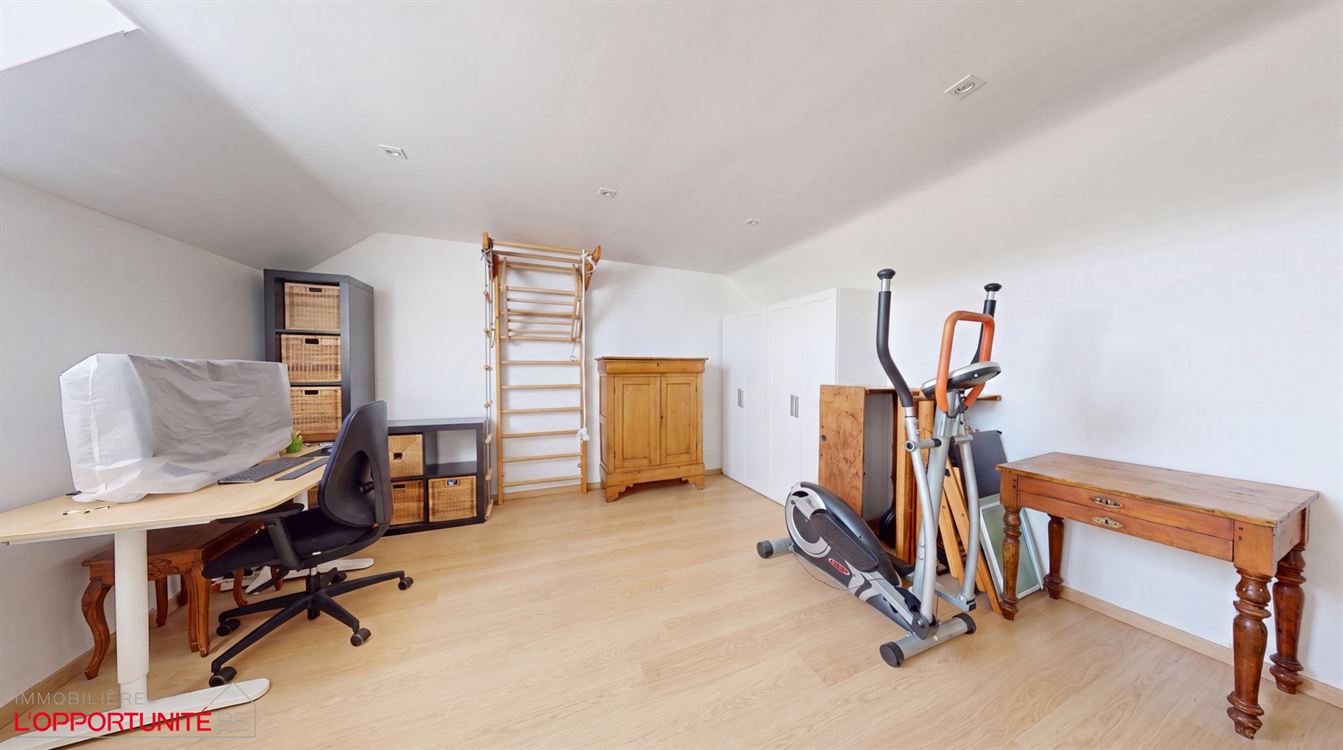 Splendide maison 2016, 4 chambres, bureau et beau jardin.
