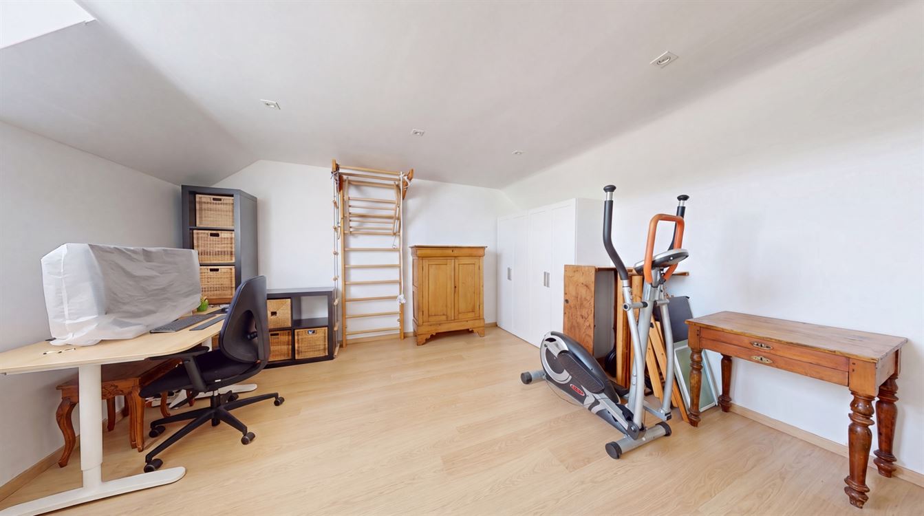 Splendide maison 2016, 4 chambres, bureau et beau jardin.