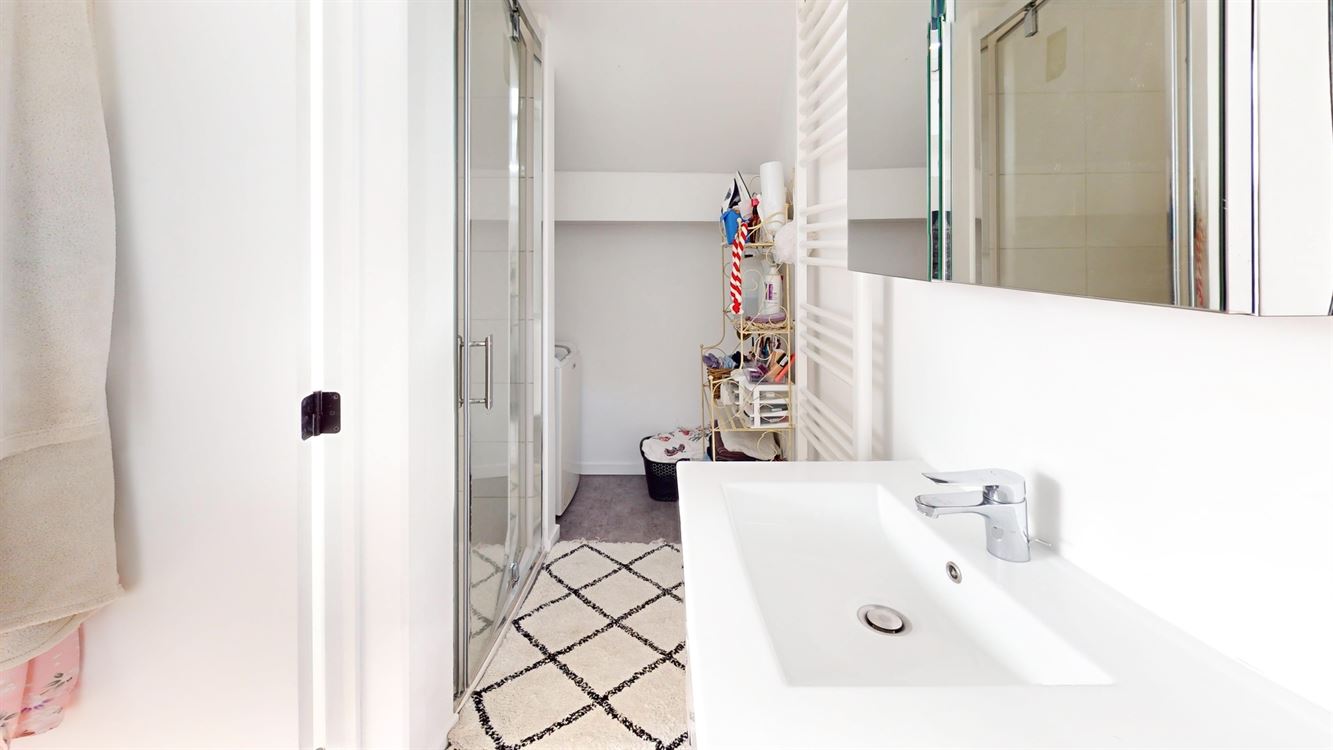 Magnifique appartement au 3eme et dernier étage sans ascenseur.