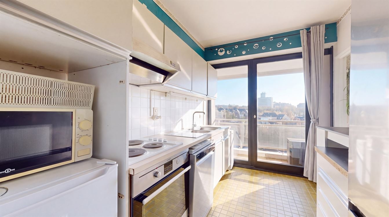 Splendide appartement au 8eme et dernier étage, deux chambres, et deux terrasses.