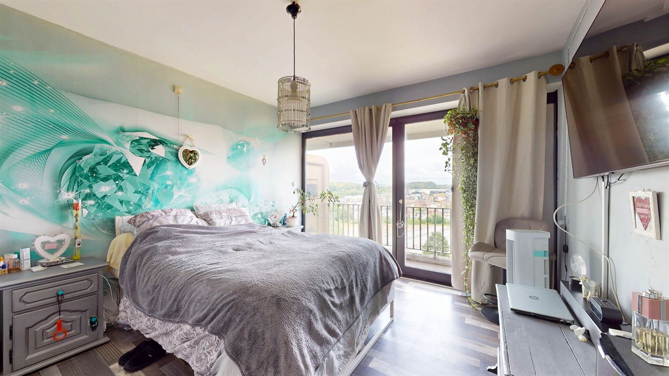 Splendide appartement au 8eme et dernier étage, deux chambres, et deux terrasses.