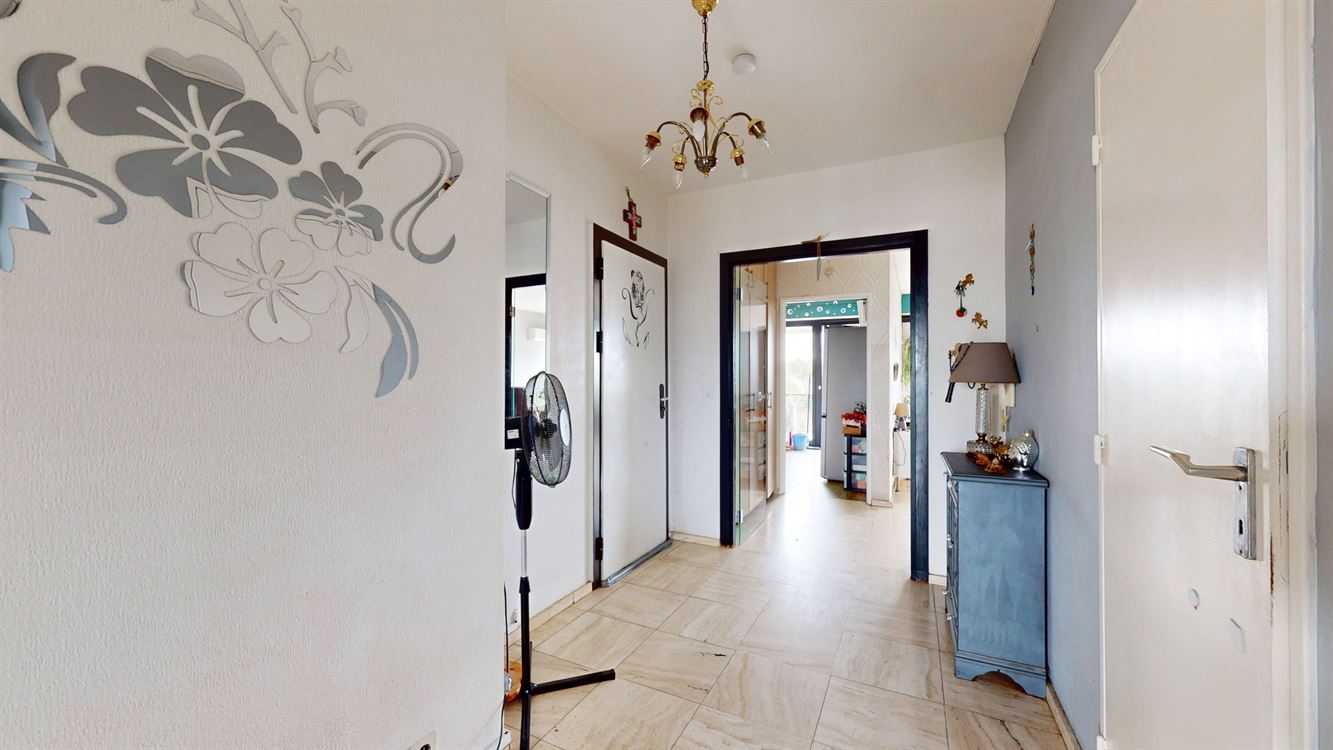 Splendide appartement au 8eme et dernier étage, deux chambres, et deux terrasses.