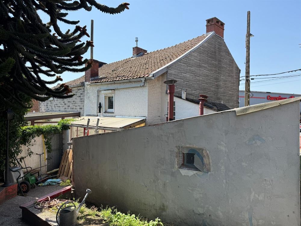 Belle maison à renover, 3 chambres et jardin.