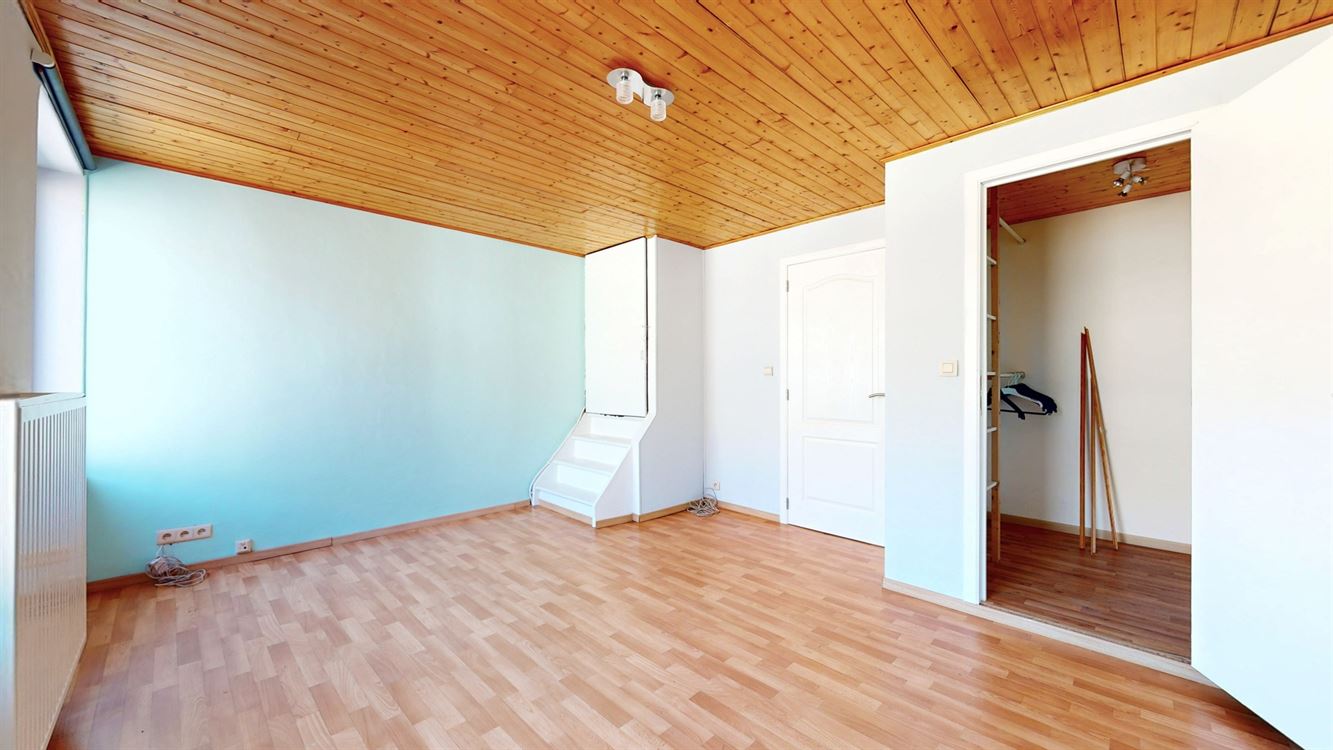 Belle maison rénovée deux chambres, grenier et beau jardin.