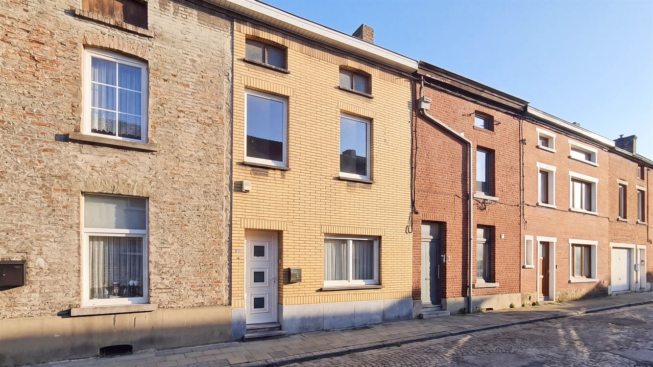 Belle maison rénovée deux chambres, grenier et beau jardin.