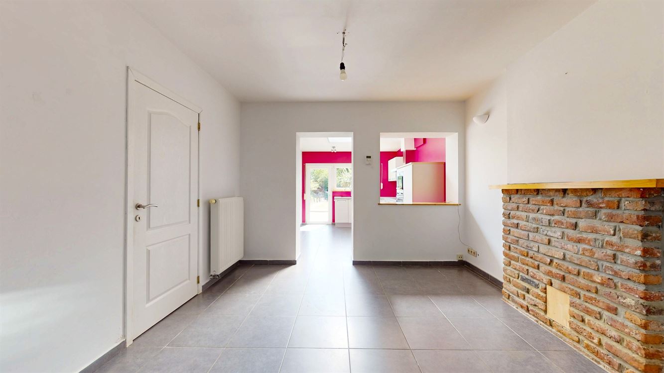 Belle maison rénovée deux chambres, grenier et beau jardin.