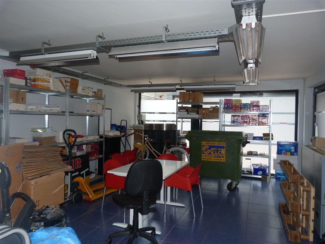 Foto 16 : Winkelruimte te 3800 SINT-TRUIDEN (België) - Prijs € 340.000