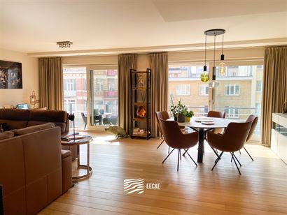 Res. Casino D1 164/0204 - ruim appartement van 150 m² met 3 slaapkamers - Zonnig gelegen in de Albert I laan op de tweede verdieping - Inkomhal met g...
