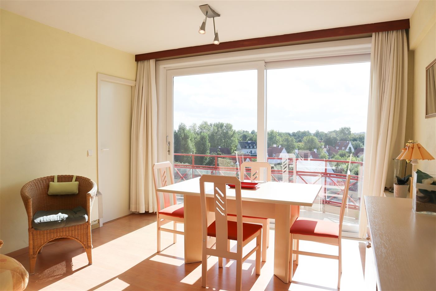 Res. Panorama A504 - Zonnig appartement met slaapkamer - Fantastisch open zicht op de Simli vanop de vijfde verdieping - Leefruimte - Open keuken - Ba...
