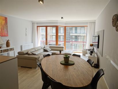 Res. Cap Sud I 0102 - Modern vernieuwd appartement met twee slaapkamers - Zonnig gelegen op de eerste verdieping in de Franslaan - Inkomhall met vesti...