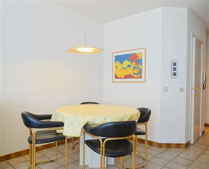 Res. Stormvogel 0101 - Appartement à rafraîchir, avec deux chambres à coucher - Situation ensoleillé au premier étage dans la Franslaan - Hall d'...
