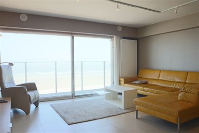 Res. Seaflower 0701 - Instapklaar appartement met slaapkamers - Fantastisch zicht op zee van op de zevende verdieping - Inkom met vestiaire en gastent...