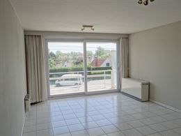 Res. Panorama C2 D105 - Zonnig appartement met twee slaapkamers - Gelegen op de eerste verdieping uitgevend op de Elisalaan - Inkomhal met apart toile...