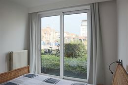 Res. Edelweiss 00.01 - Instapklaar modern appartement met twee slaapkamers - Gelegen op het gelijkvloers op enkele passen van het strand - Inkom met t...